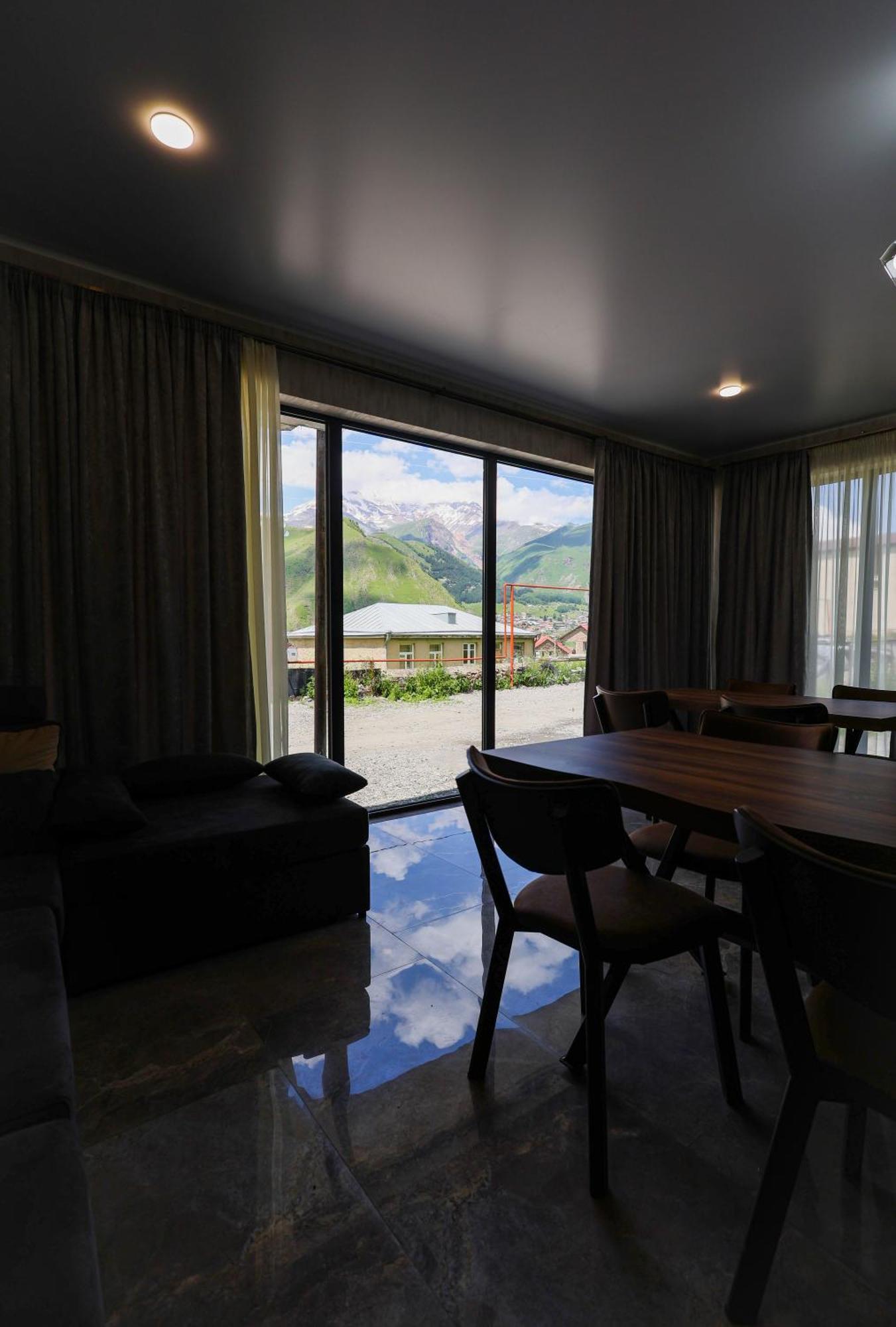 Heaven Hill Hotel Kasbegi Buitenkant foto
